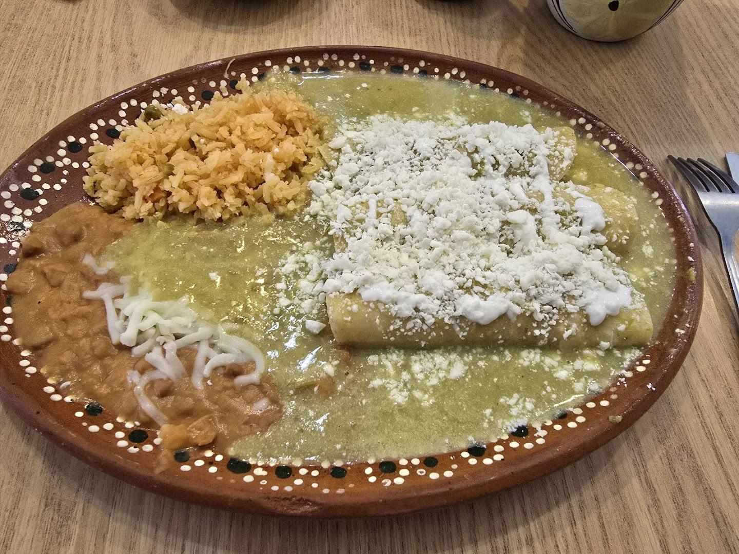 Los Famosos Cocina Mexicana