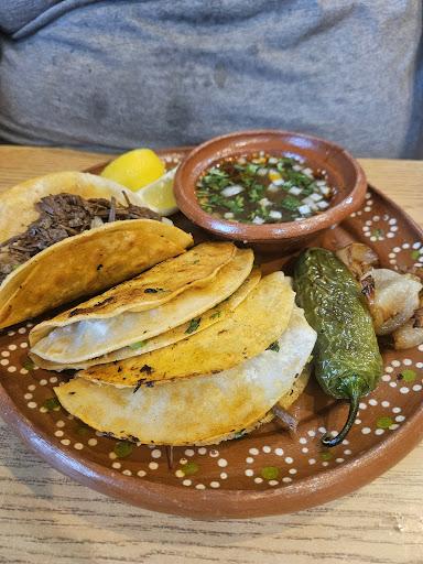 Los Famosos Cocina Mexicana